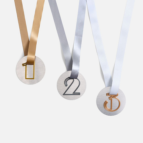 Медаль Fundo, серебристая с 3D-подвеской Symbol, цифра 2 - рис 3.