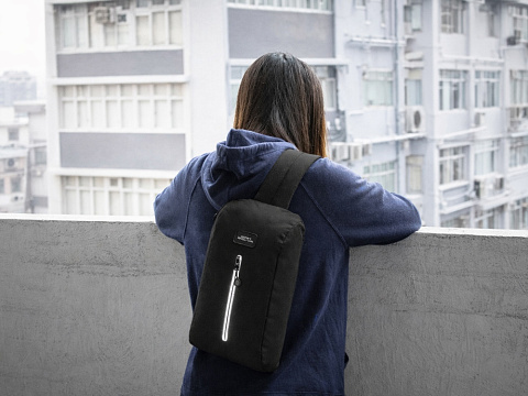 Сумка-слинг Nomad на одно плечо из водостойкого переработанного пластика, черный - рис 7.