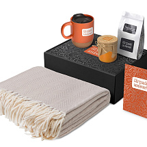 Подарочный набор Re:y. Nest с пледом, кружкой и вареньем